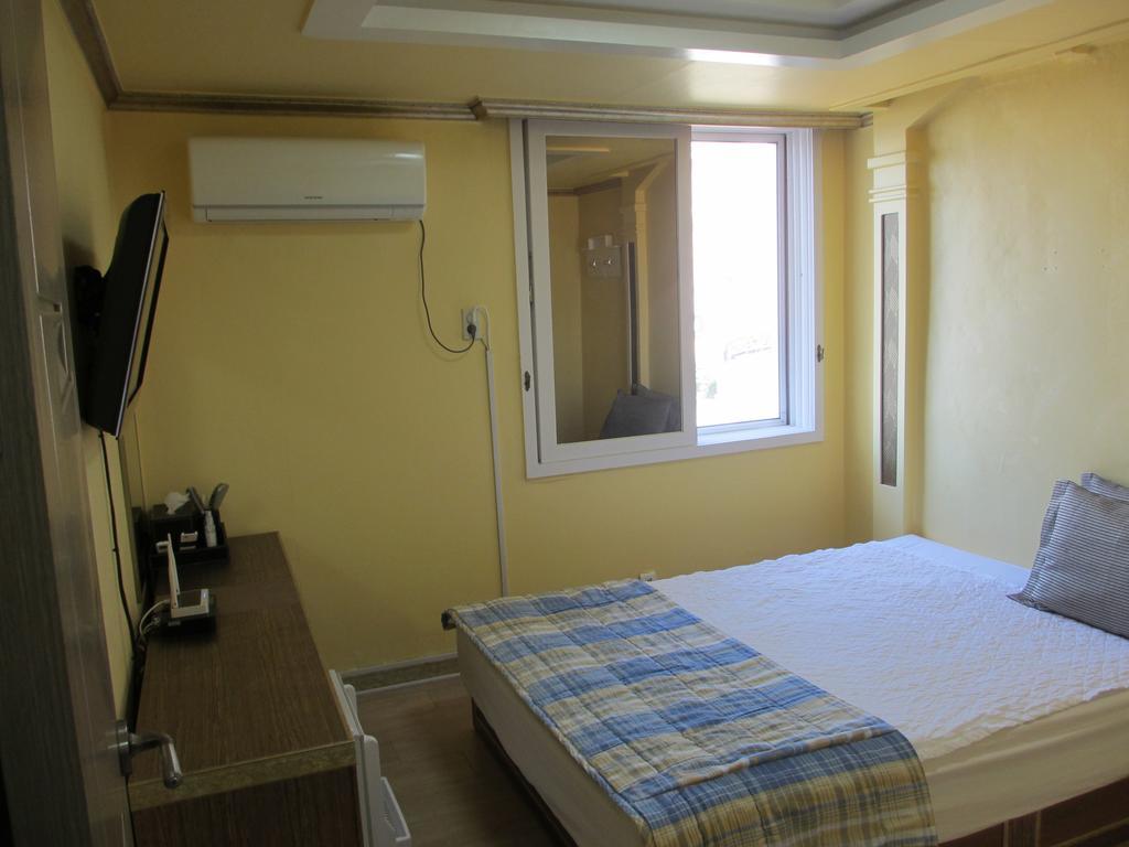 Moiri Guesthouse Йосу Экстерьер фото