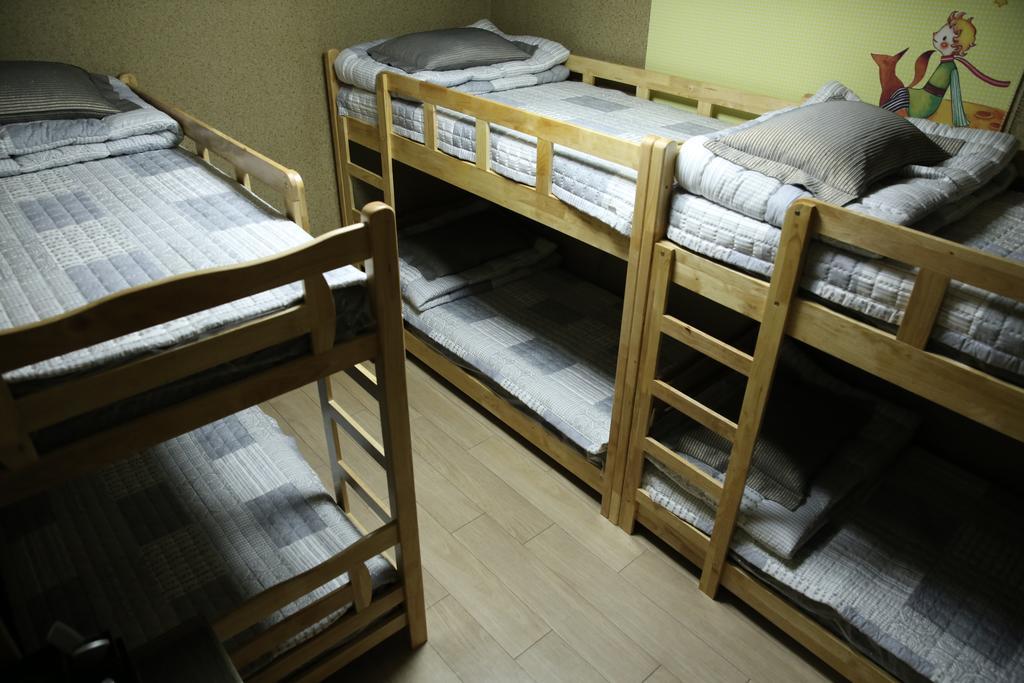 Moiri Guesthouse Йосу Экстерьер фото