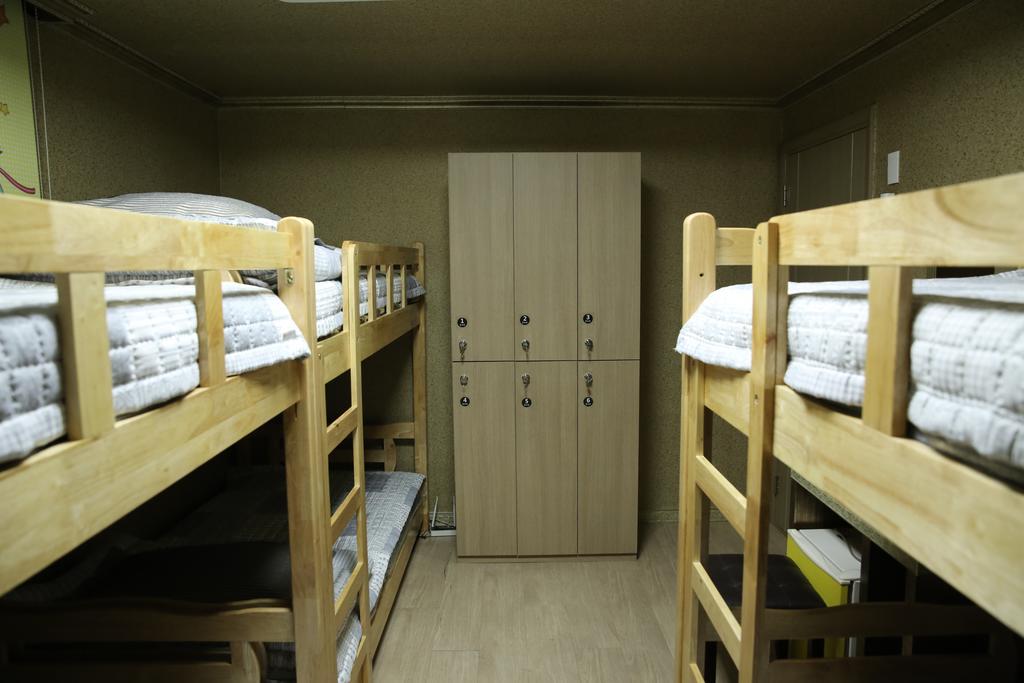 Moiri Guesthouse Йосу Экстерьер фото