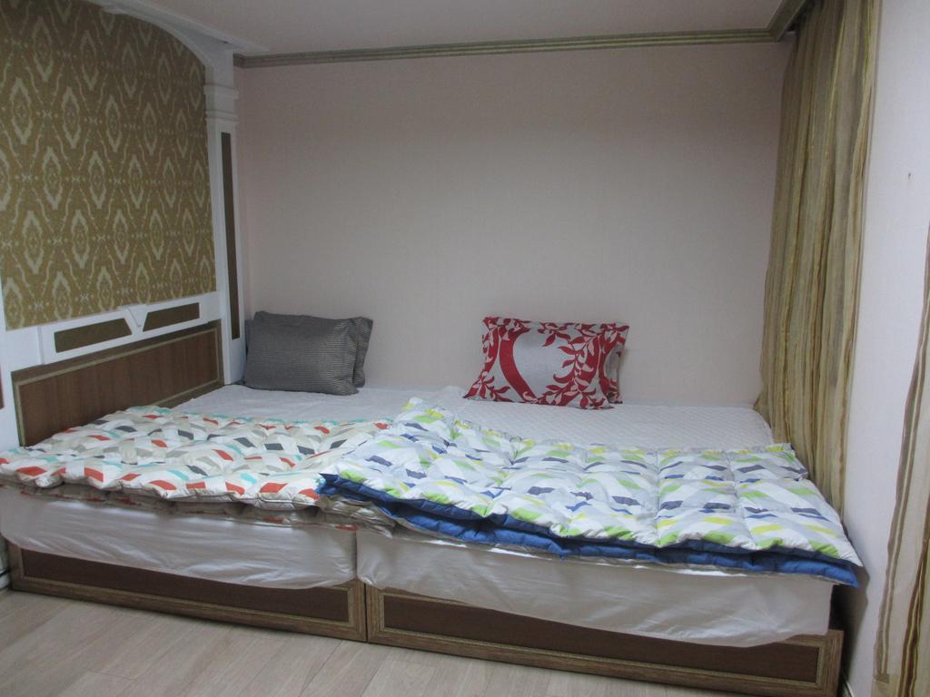 Moiri Guesthouse Йосу Экстерьер фото