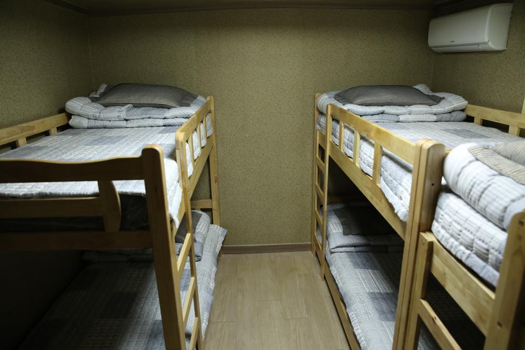 Moiri Guesthouse Йосу Экстерьер фото